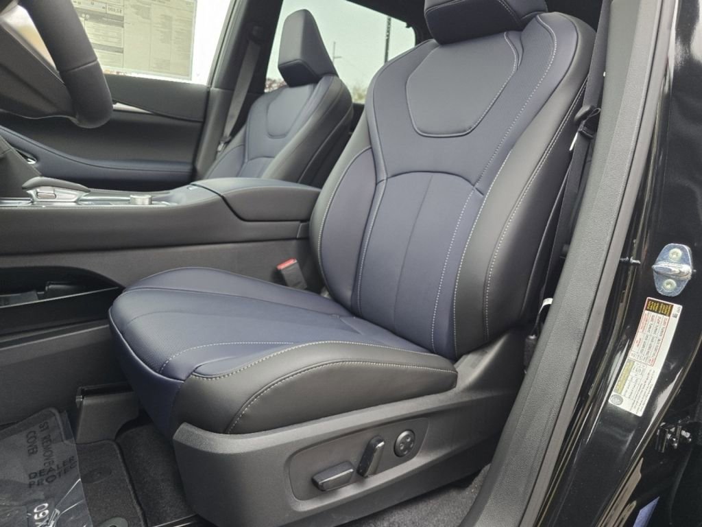 New 2026 INFINITI QX60 Sport w/ Dark Cargo Package image 26