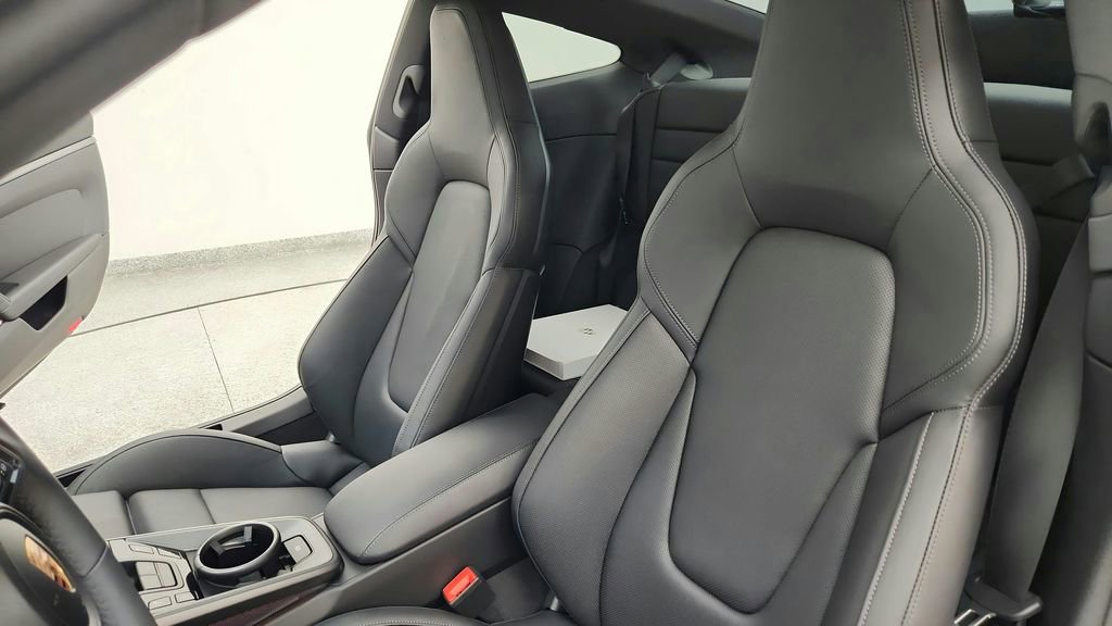 Used 2025 Porsche 911 Carrera RWD image 22