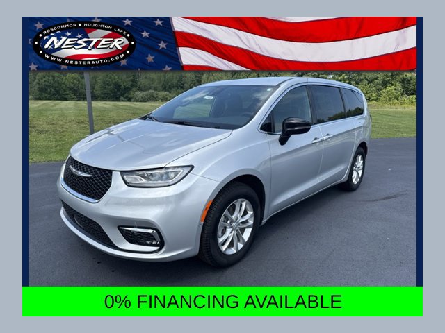 New 2026 Chrysler Pacifica Select