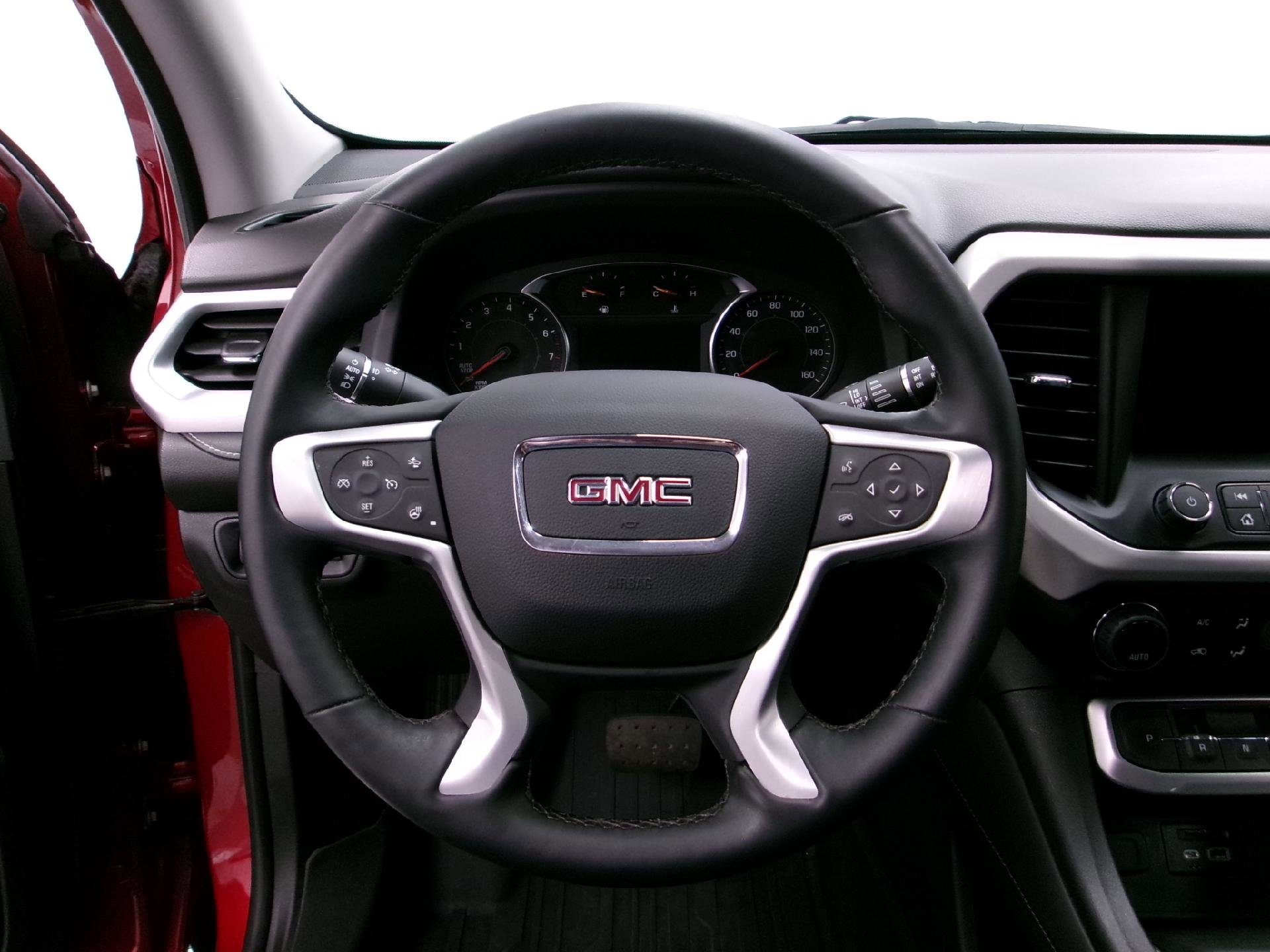 Certified 2023 GMC Acadia SLT w/ Preferred Package image 7