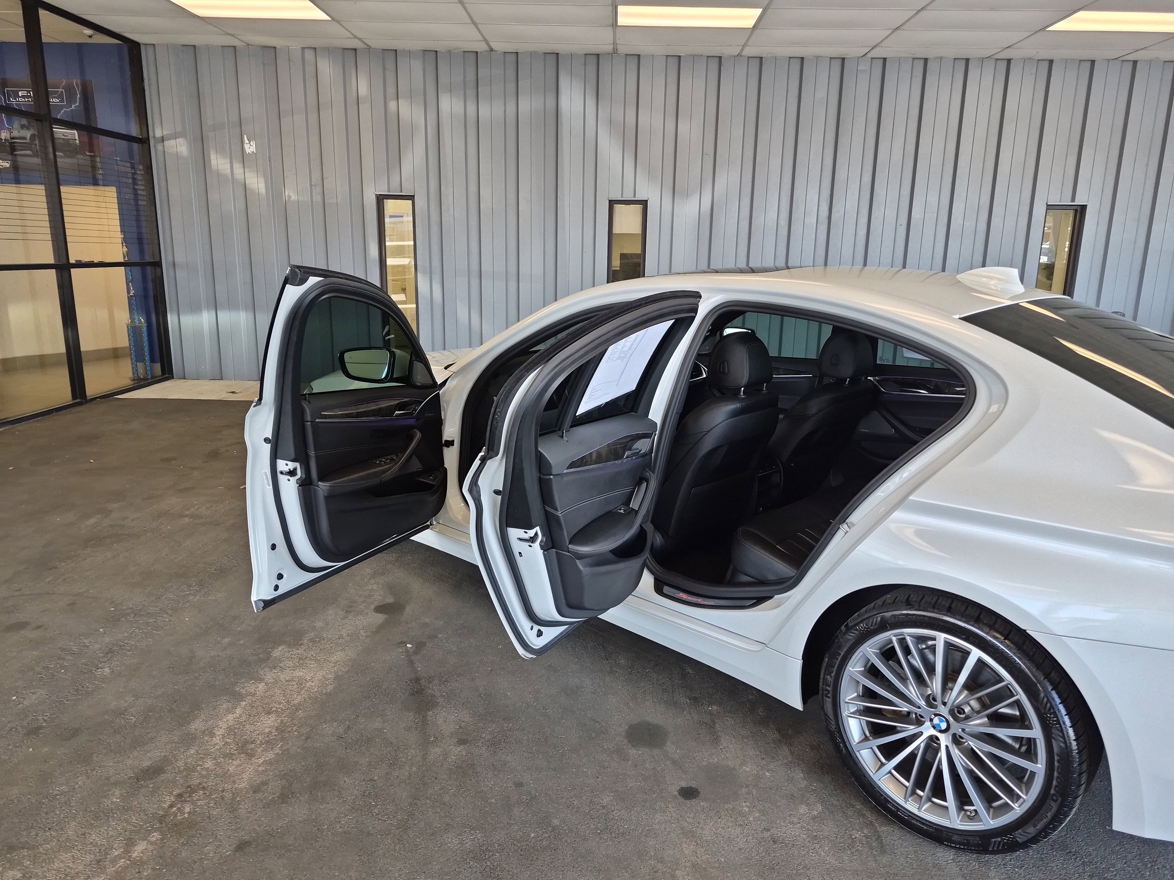 Used 2018 BMW 540i image 13
