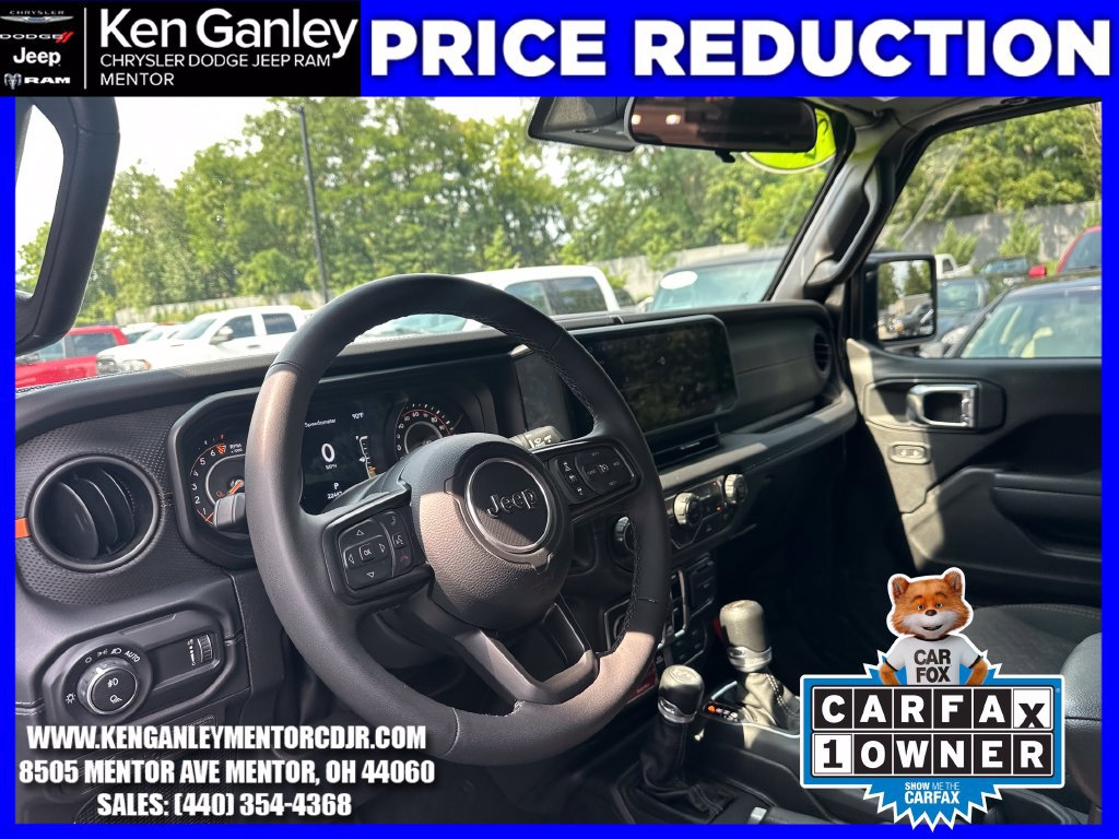 Used 2025 Jeep Gladiator Mojave w/ Convenience Group AWD/4WD image 19