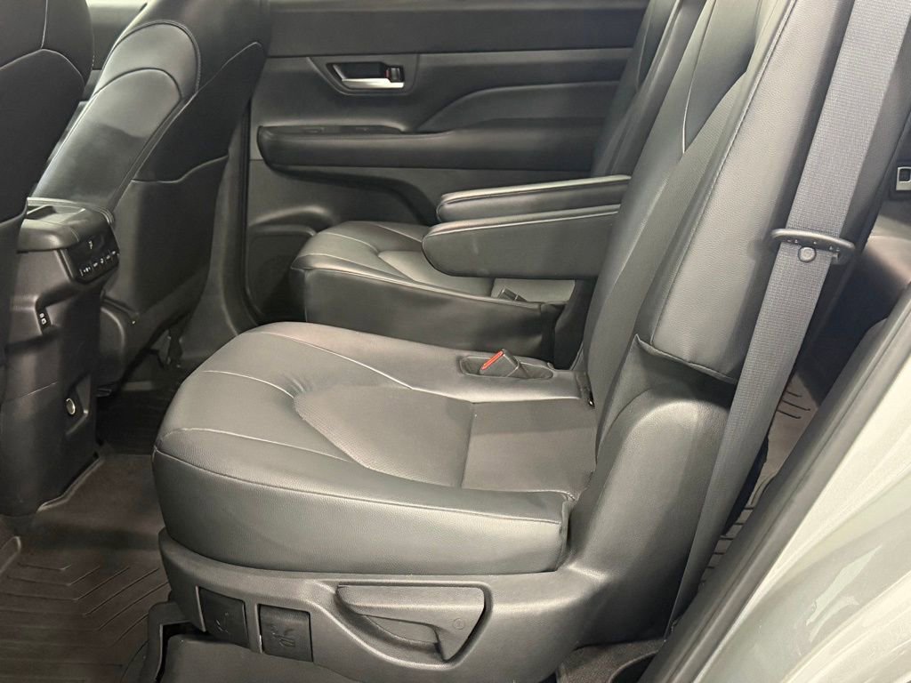 Used 2024 Toyota Grand Highlander AWD image 24