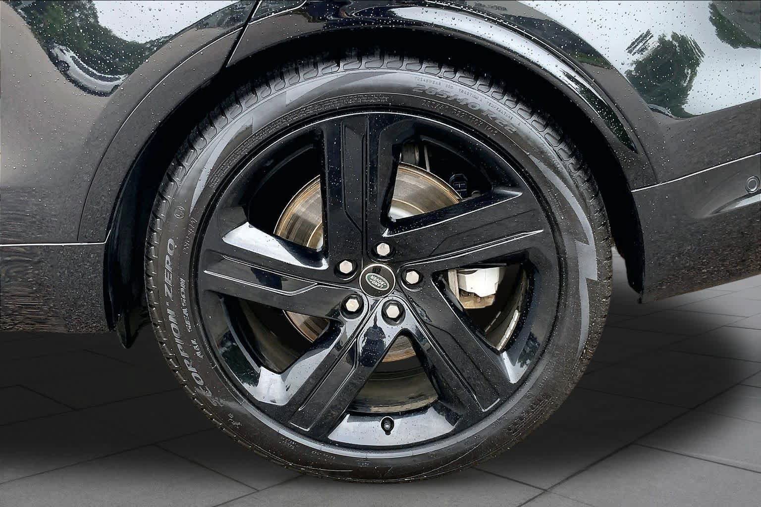 Used 2023 Land Rover Discovery HSE R-Dynamic AWD/4WD image 11