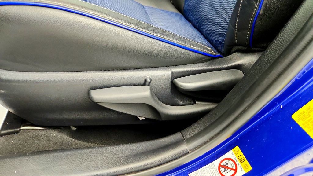 Used 2017 Toyota Corolla SE w/ Body Protection Package FWD image 11