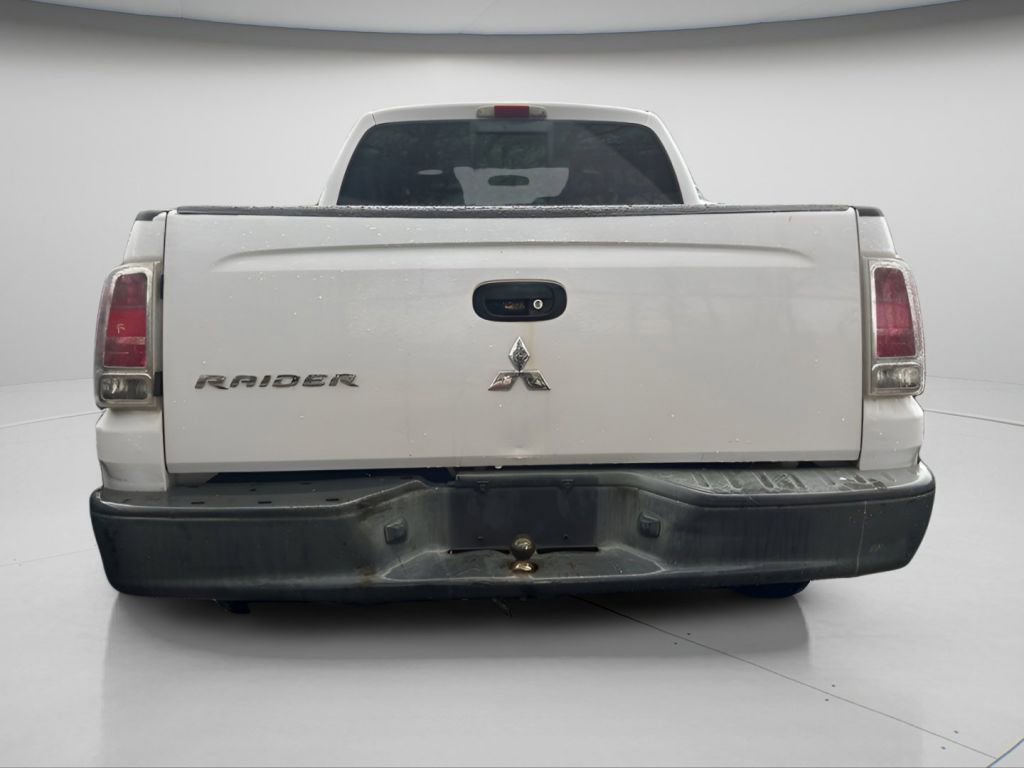 Used 2007 Mitsubishi Raider LS image 4