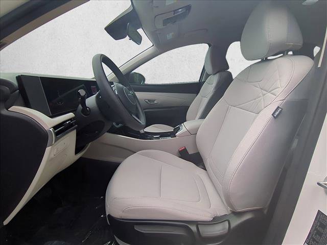 Certified 2025 Hyundai Tucson SE image 4