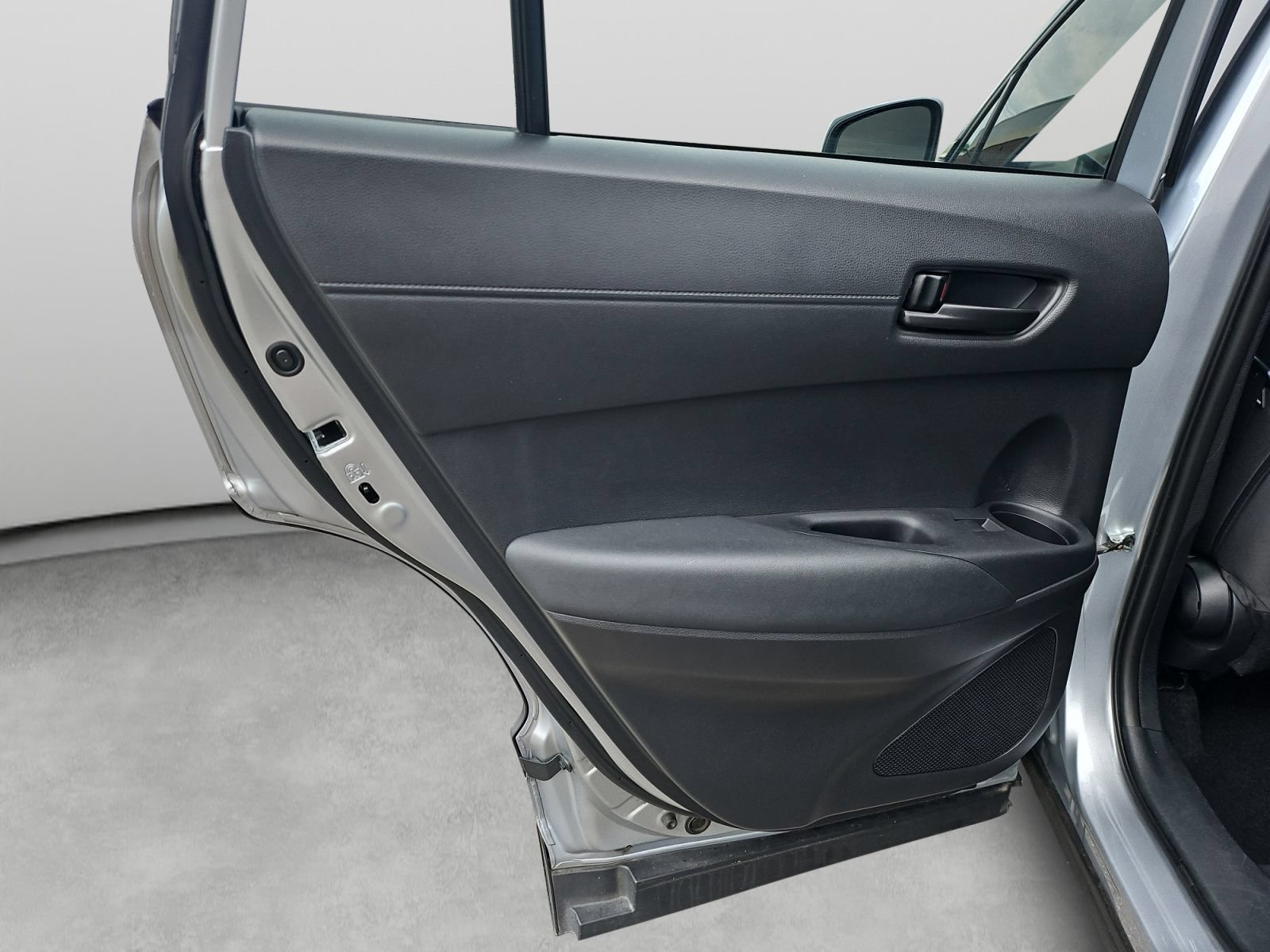Used 2023 Toyota Corolla Cross LE w/ Moonroof Package FWD image 35