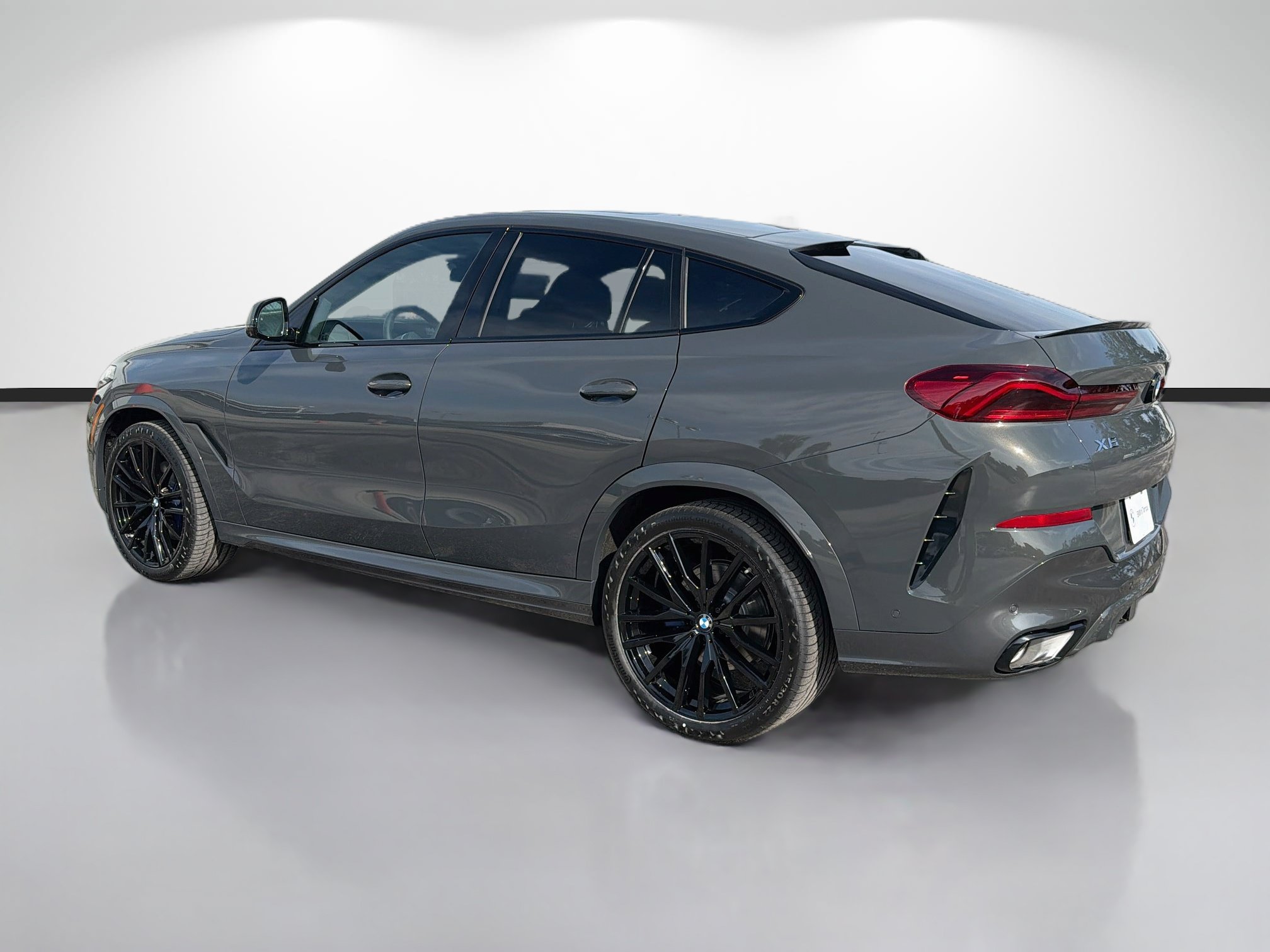 New 2027 BMW X6 xDrive40i w/ Executive Package AWD/4WD image 5