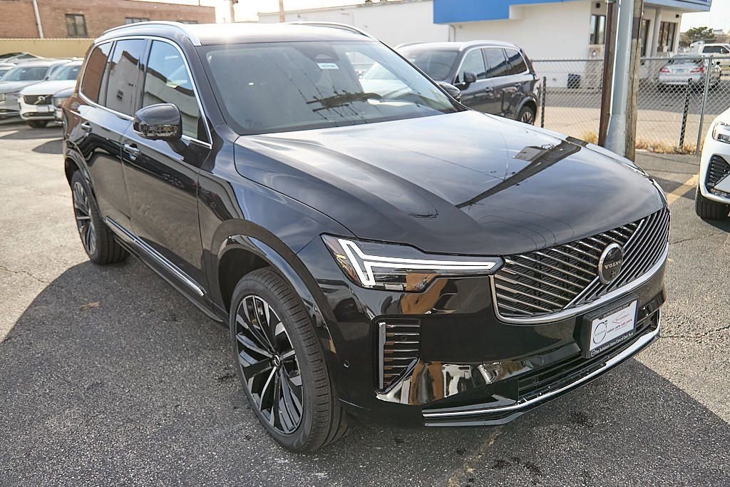 New 2026 Volvo XC90 B6 Plus w/ Protection Package Premier image 4