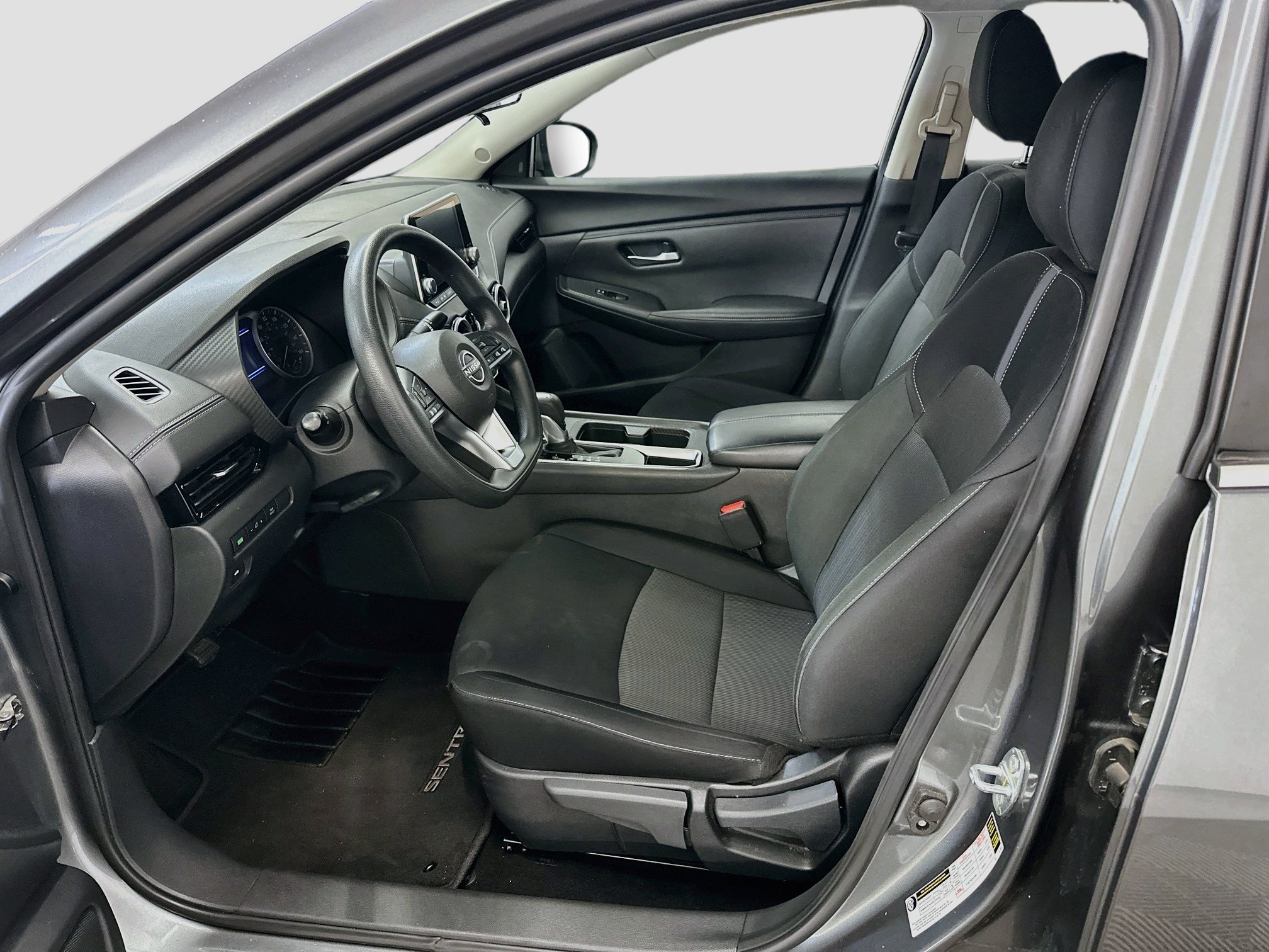 Used 2025 Nissan Sentra SV FWD image 13
