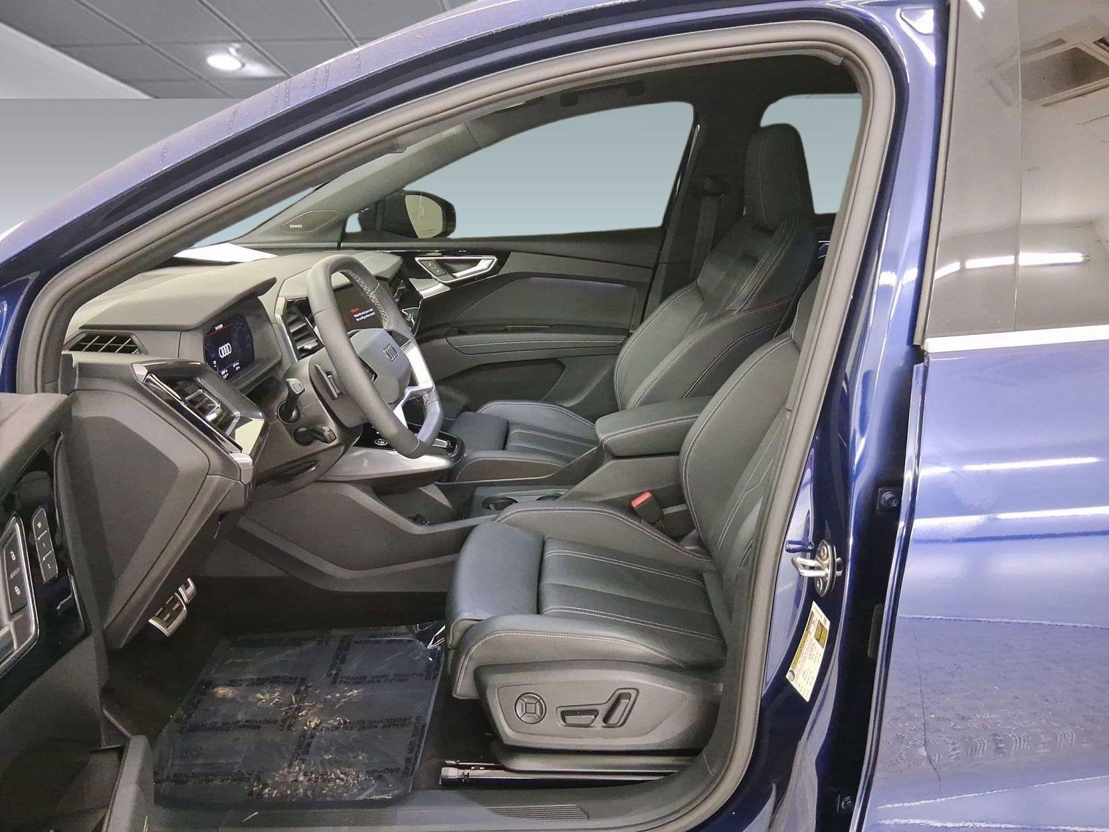 Used 2025 Audi Q4 e-tron Premium Plus w/ Premium Plus image 5