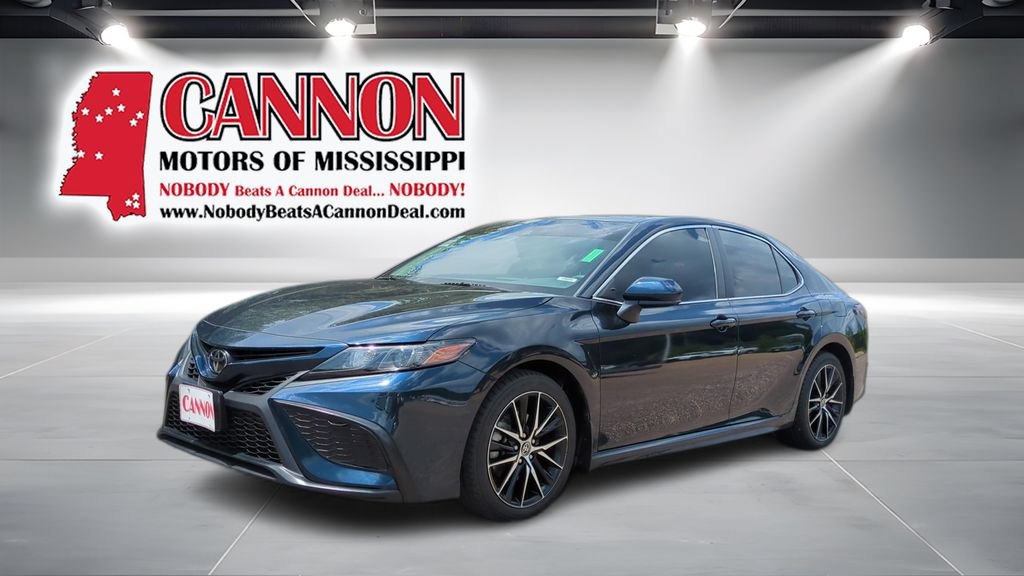 Used 2021 Toyota Camry SE