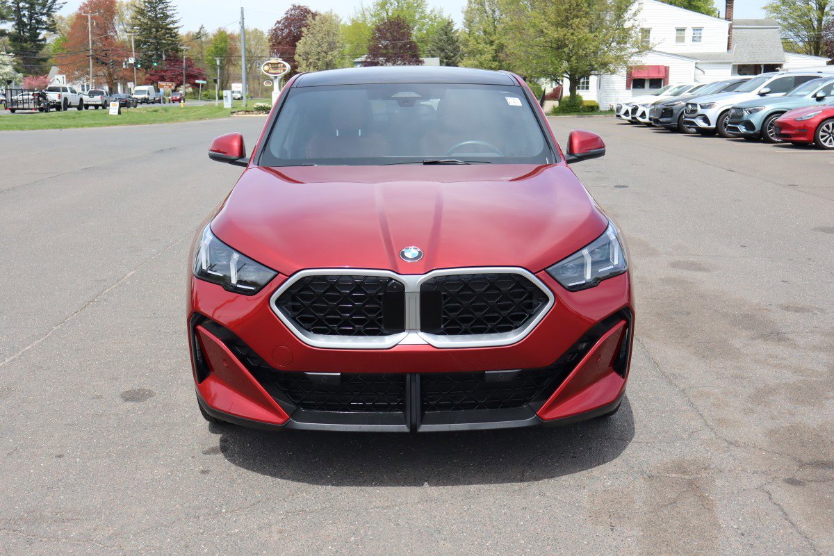 Used 2026 BMW X2 xDrive28i AWD/4WD image 2