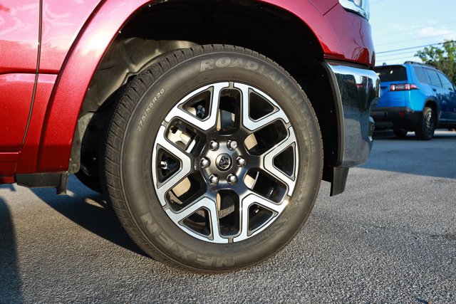 Used 2025 RAM 1500 Laramie AWD/4WD image 5
