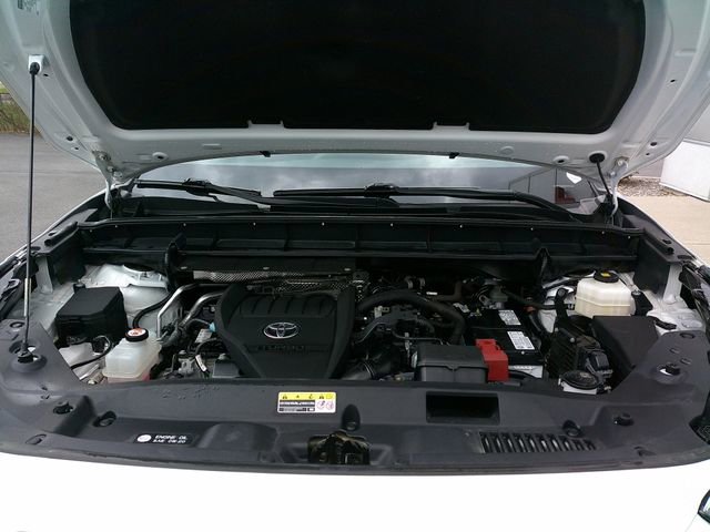 Used 2023 Toyota Highlander LE AWD/4WD image 7