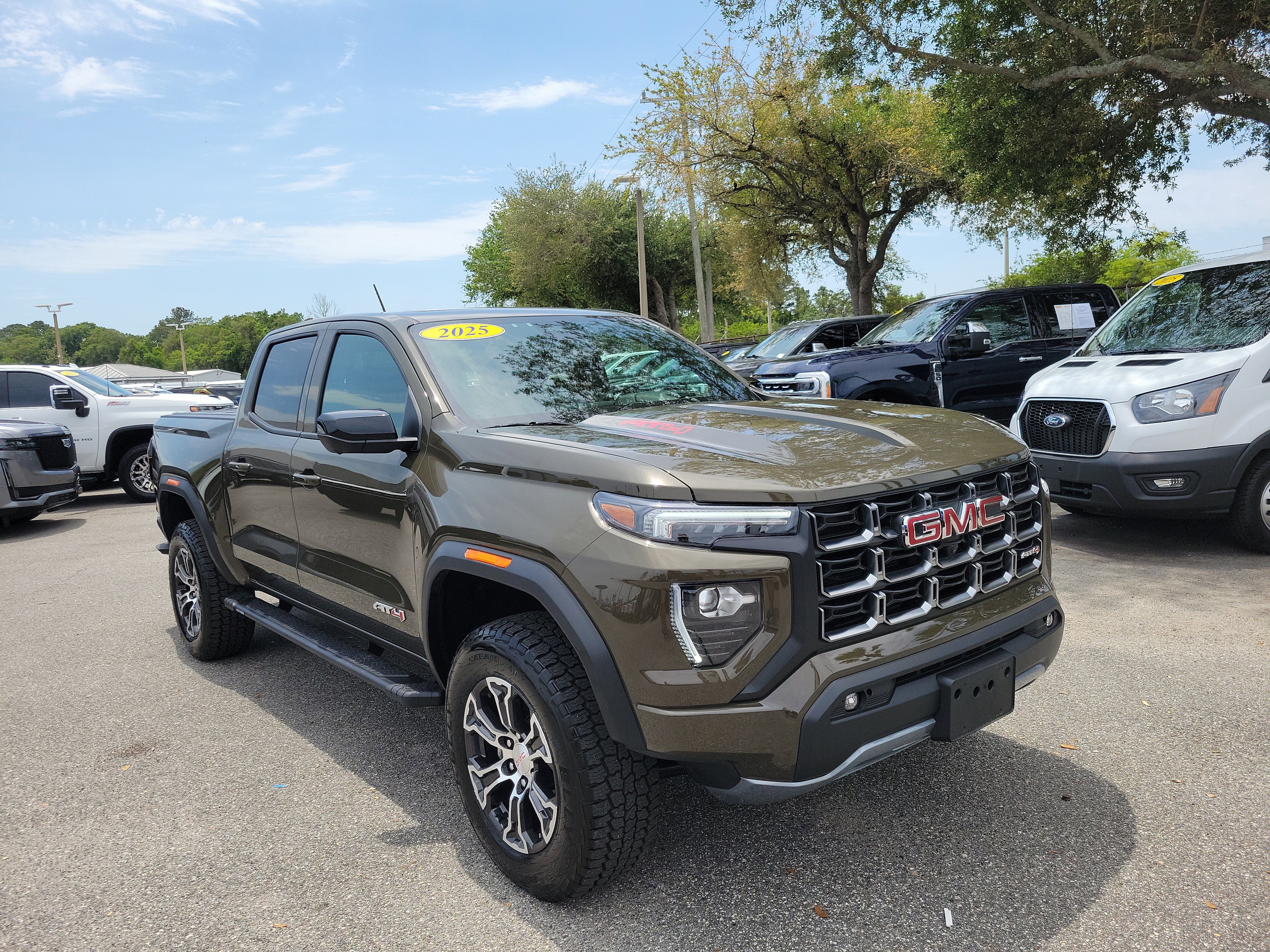 Used 2025 GMC Canyon AT4 w/ Technology Plus Package AWD/4WD image 2