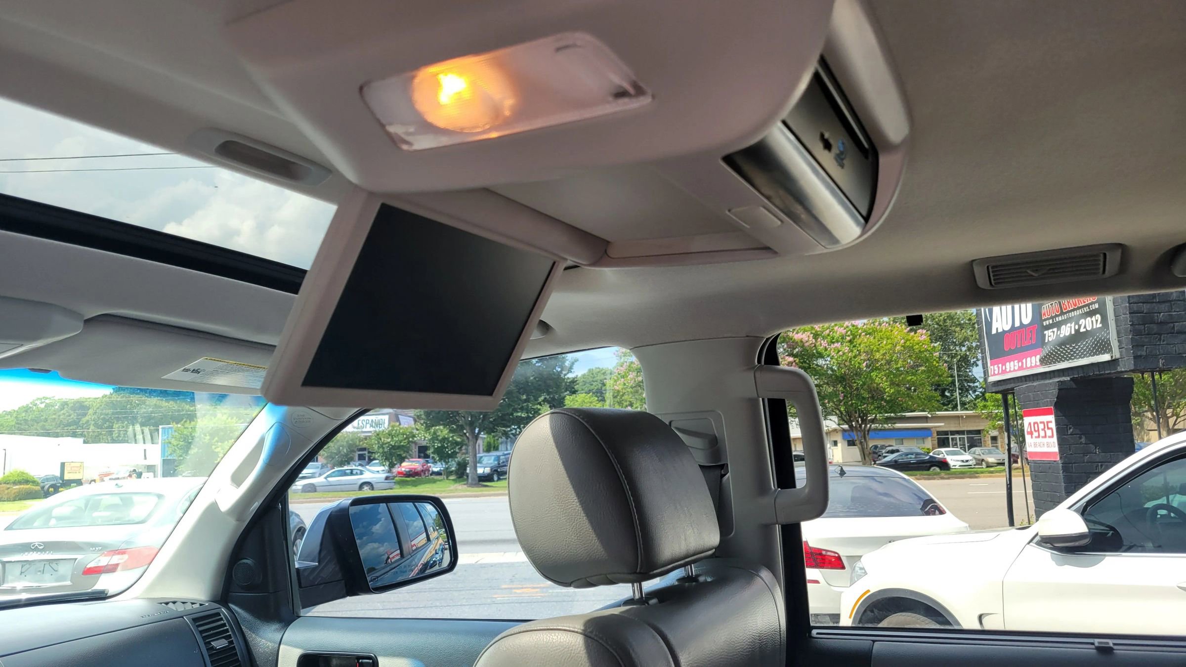 Used 2015 Toyota Sequoia Limited image 23