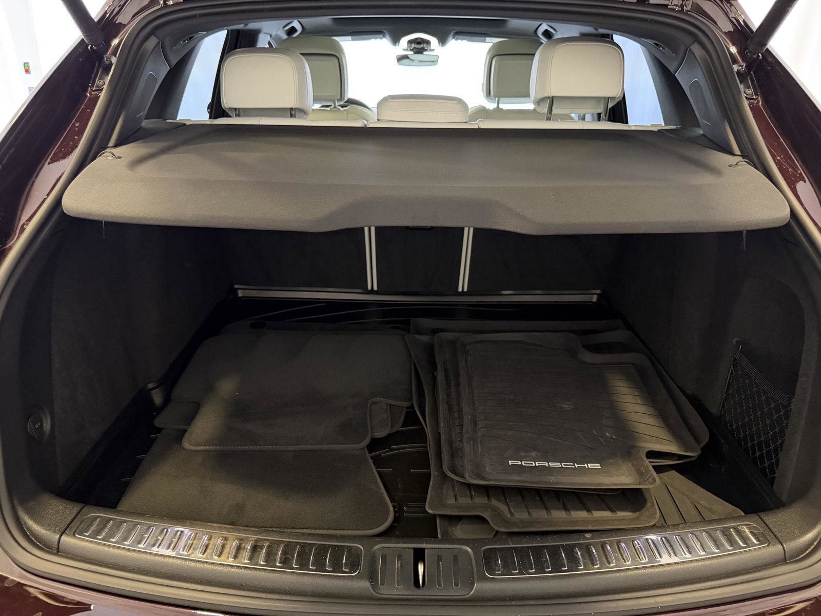 Used 2023 Porsche Macan S image 28