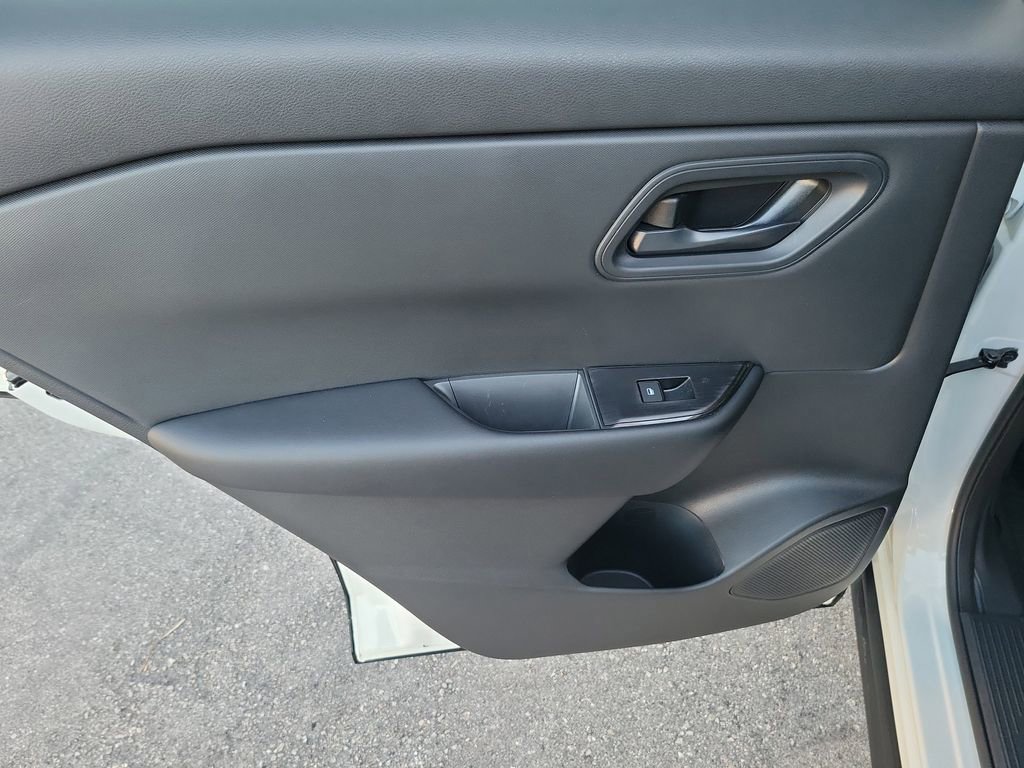 Certified 2025 Nissan Rogue S image 11