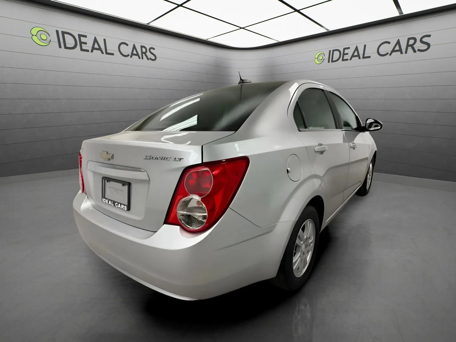 Used 2016 Chevrolet Sonic LT FWD image 5