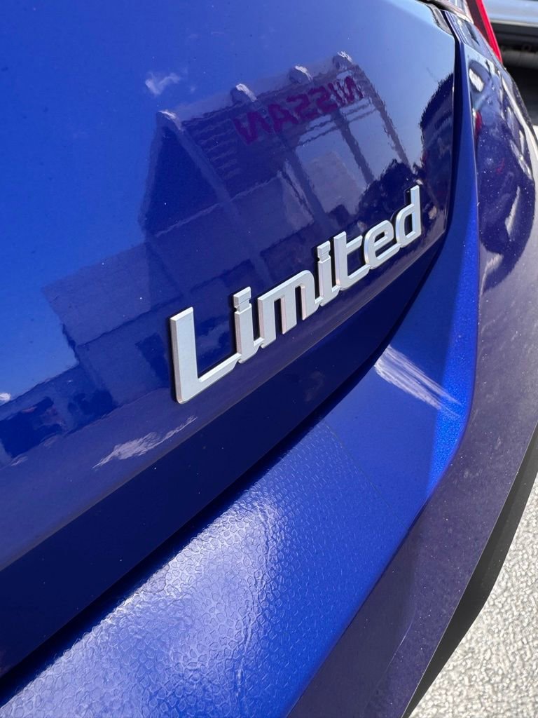 Used 2025 Hyundai Elantra Limited FWD image 8