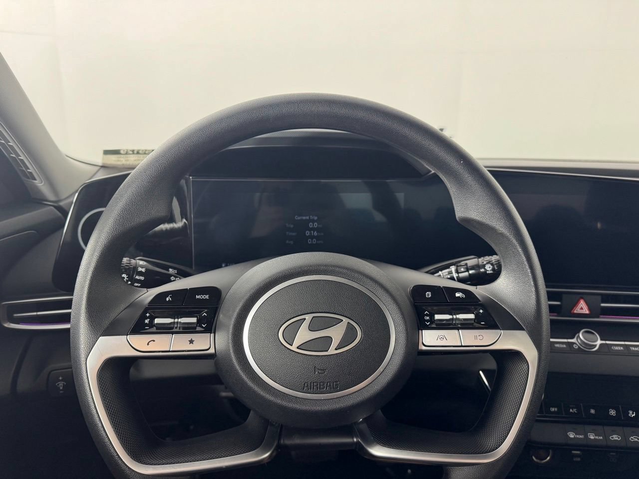 Used 2024 Hyundai Elantra SEL FWD image 16