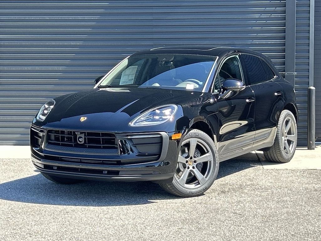 Certified 2025 Porsche Macan image 1