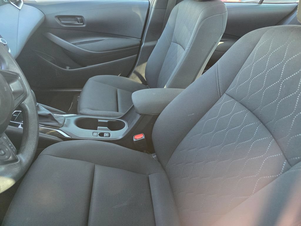 Used 2025 Toyota Corolla LE w/ Convenience Package FWD image 21