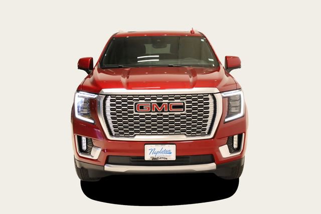 Used 2024 GMC Yukon XL Denali w/ Advanced Technology Package image 3