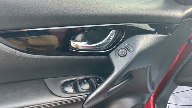 Used 2022 Nissan Rogue Sport SL AWD/4WD image 13