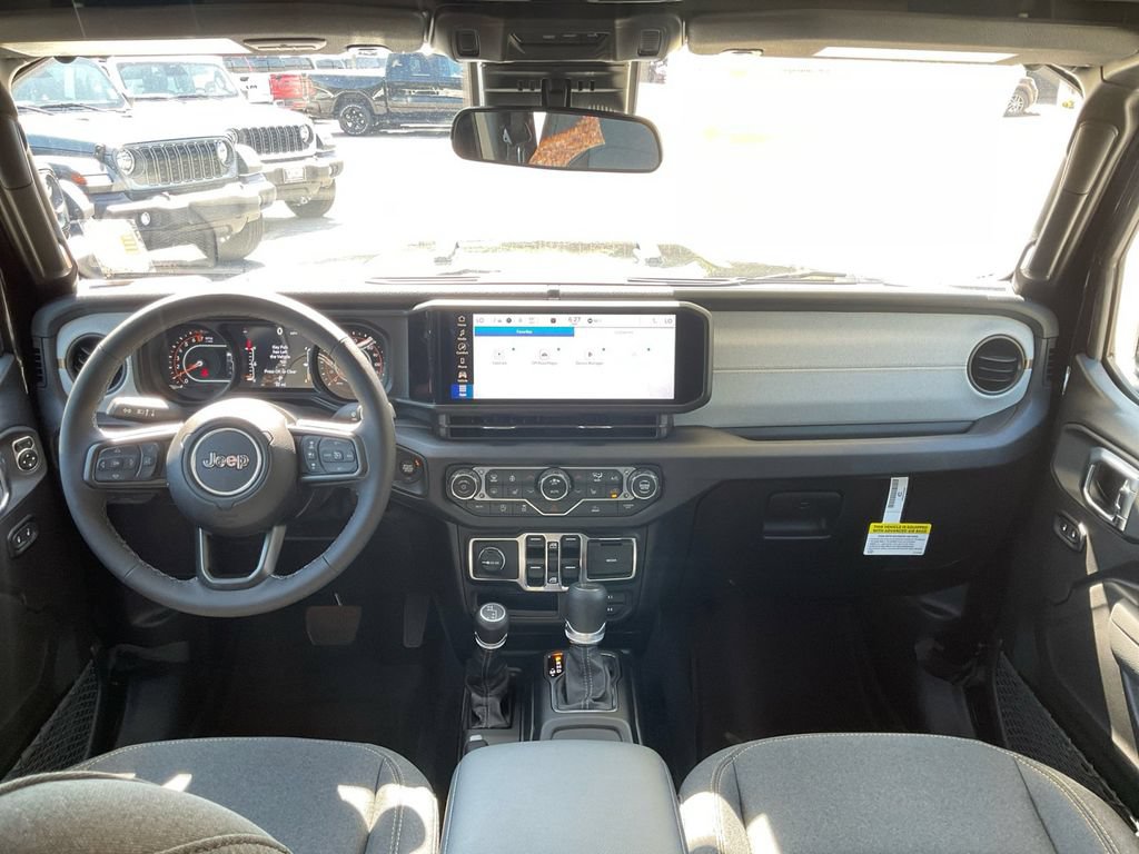 New 2025 Jeep Gladiator Sport AWD/4WD image 18