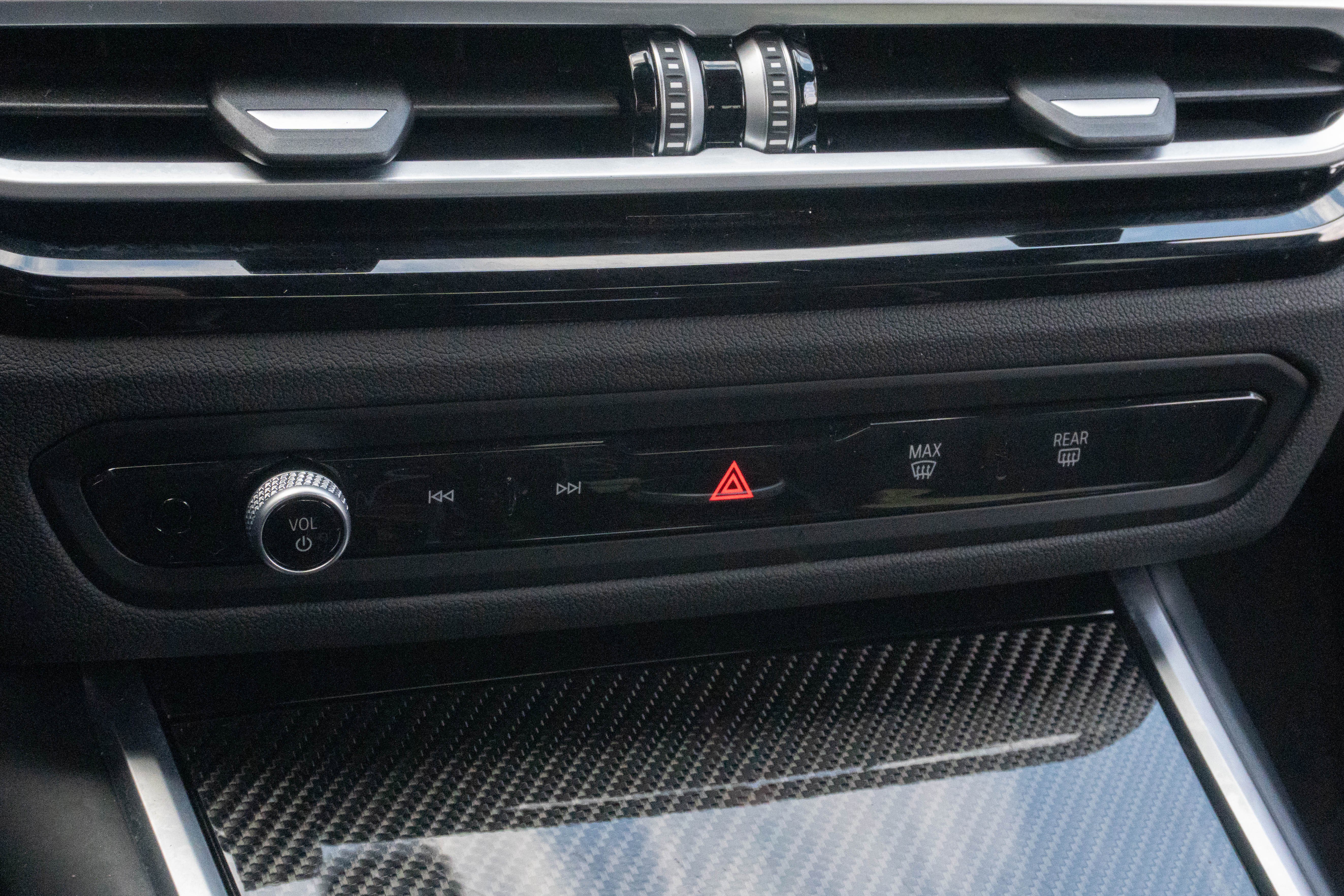 Used 2024 BMW M2 w/ Lighting Package image 27