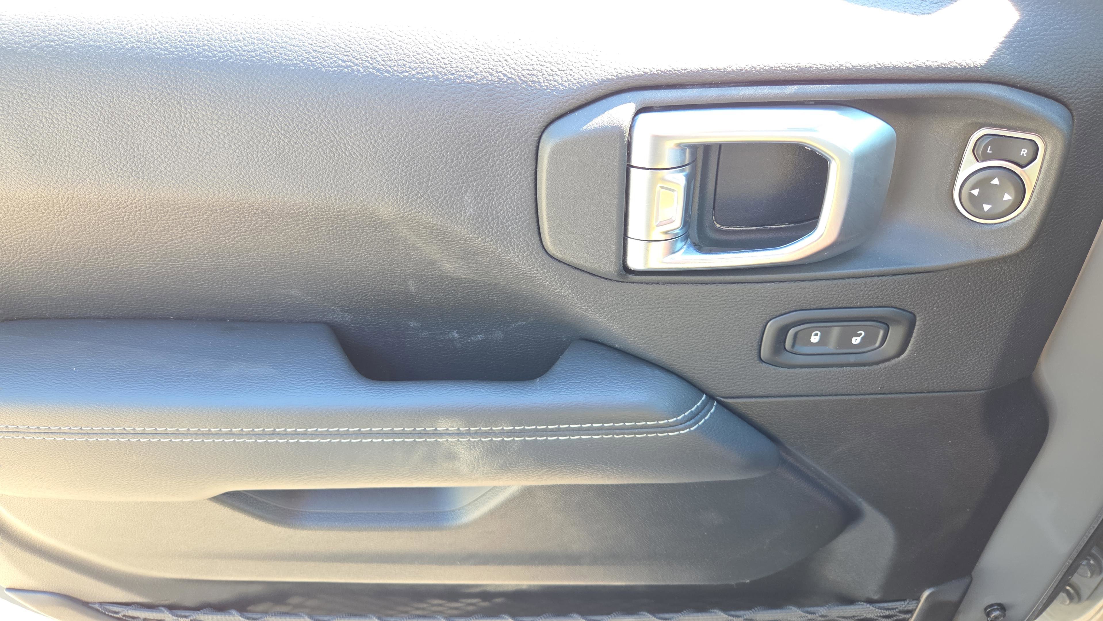 Used 2022 Jeep Wrangler Unlimited Sahara image 21