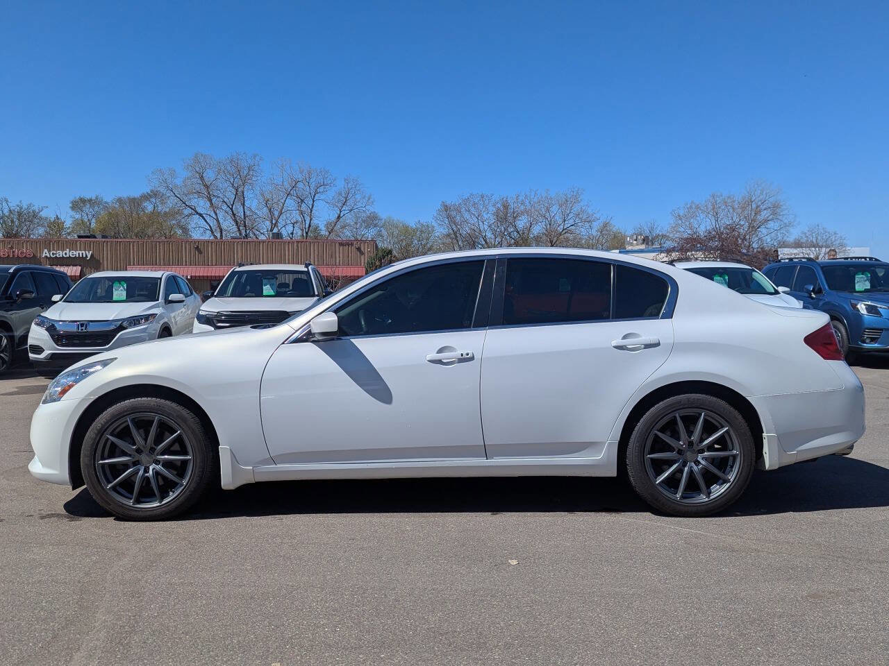 Used 2015 INFINITI Q40 AWD w/ Moonroof Package image 8