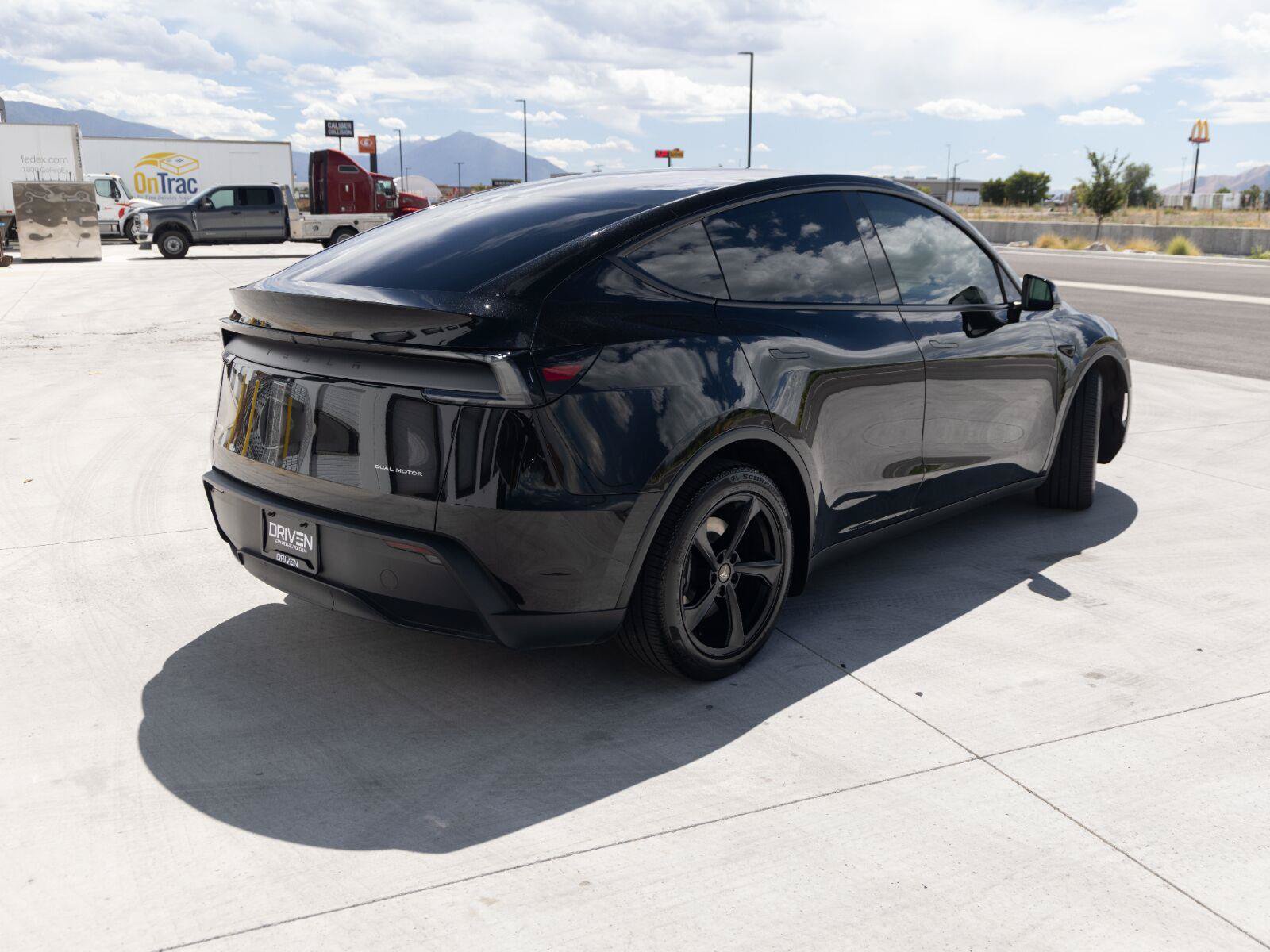 Used 2026 Tesla Model Y Long Range AWD/4WD image 9