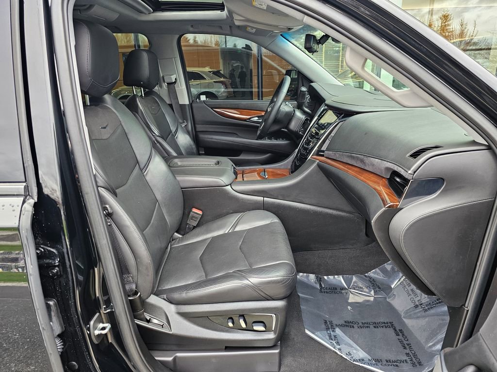 Used 2019 Cadillac Escalade Premium Luxury image 11