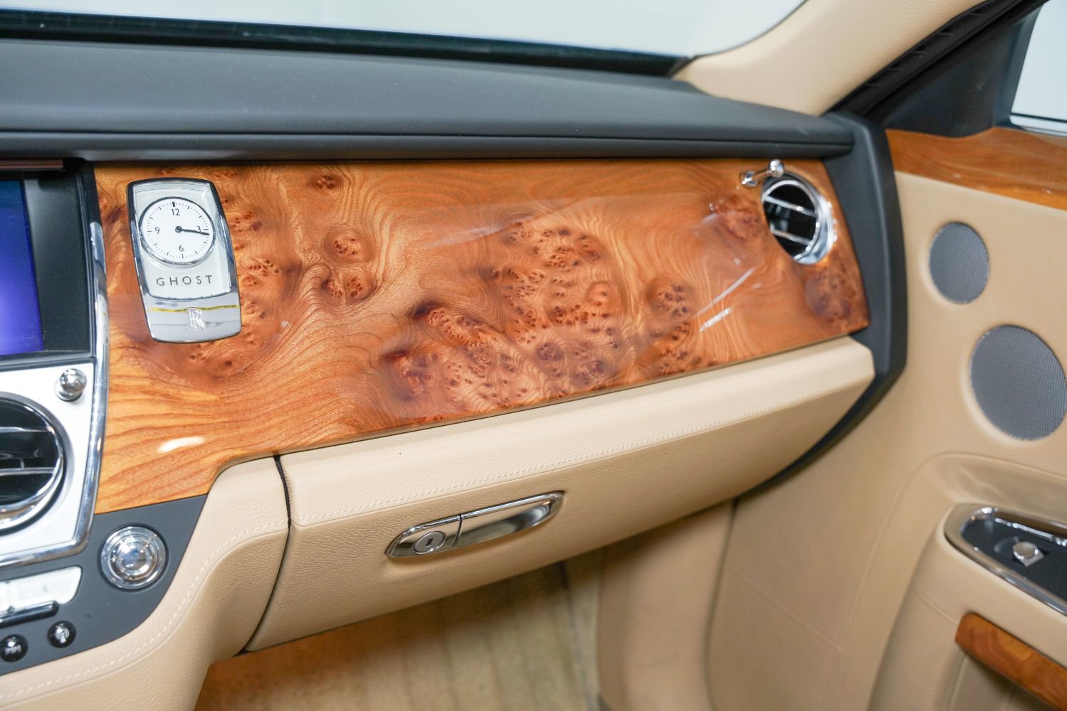 Used 2011 Rolls-Royce Ghost RWD image 47