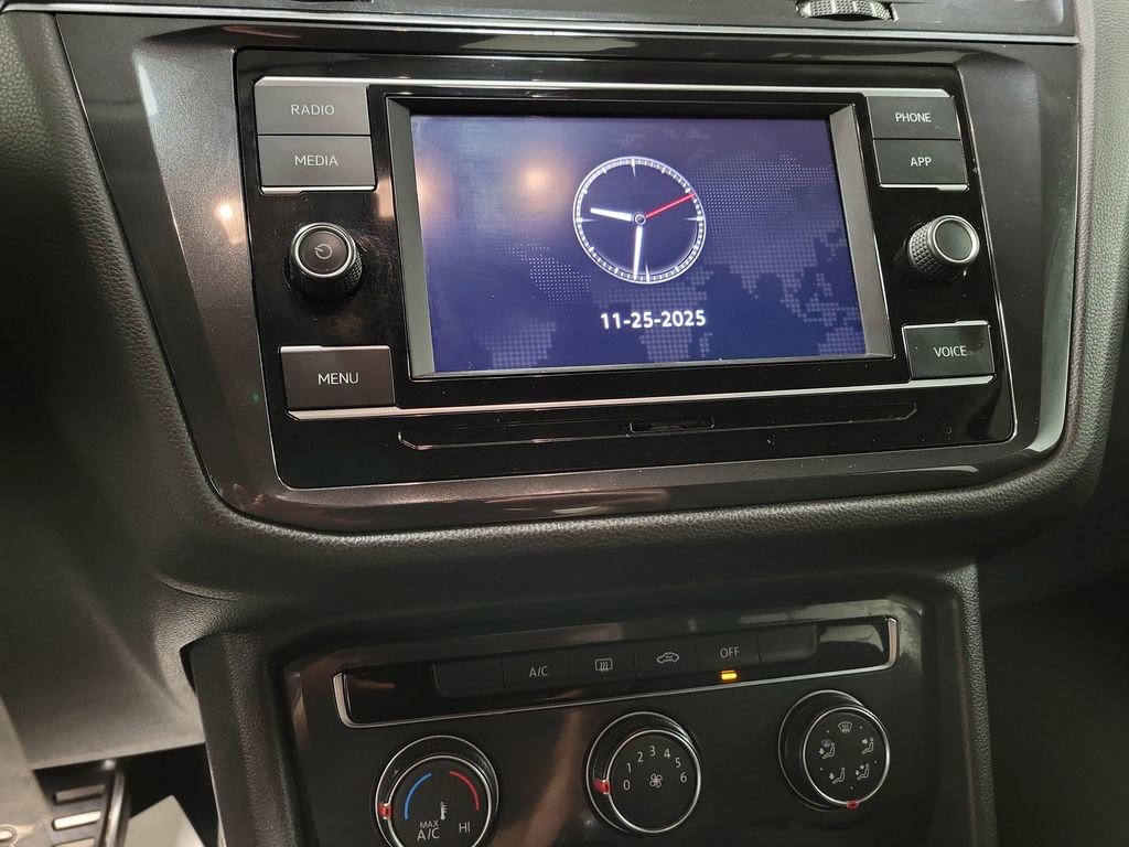 Used 2021 Volkswagen Tiguan S image 14