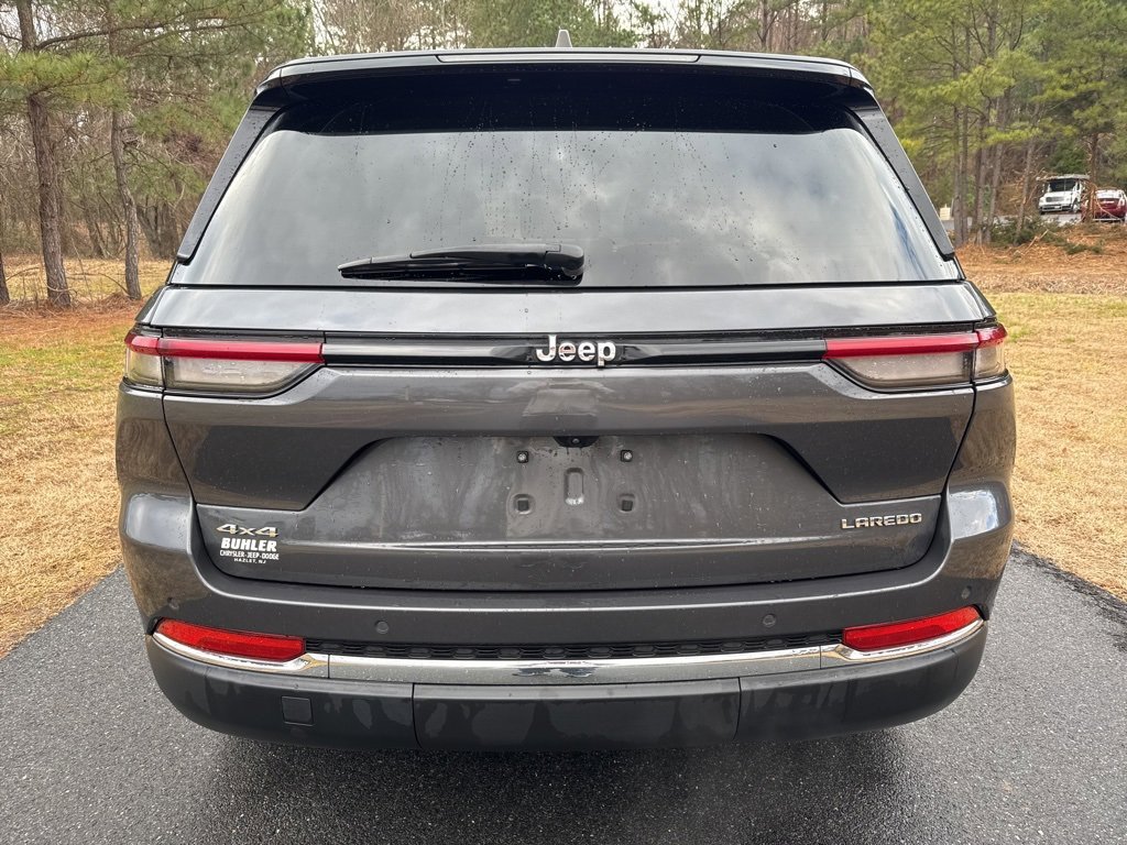Used 2023 Jeep Grand Cherokee Laredo image 10