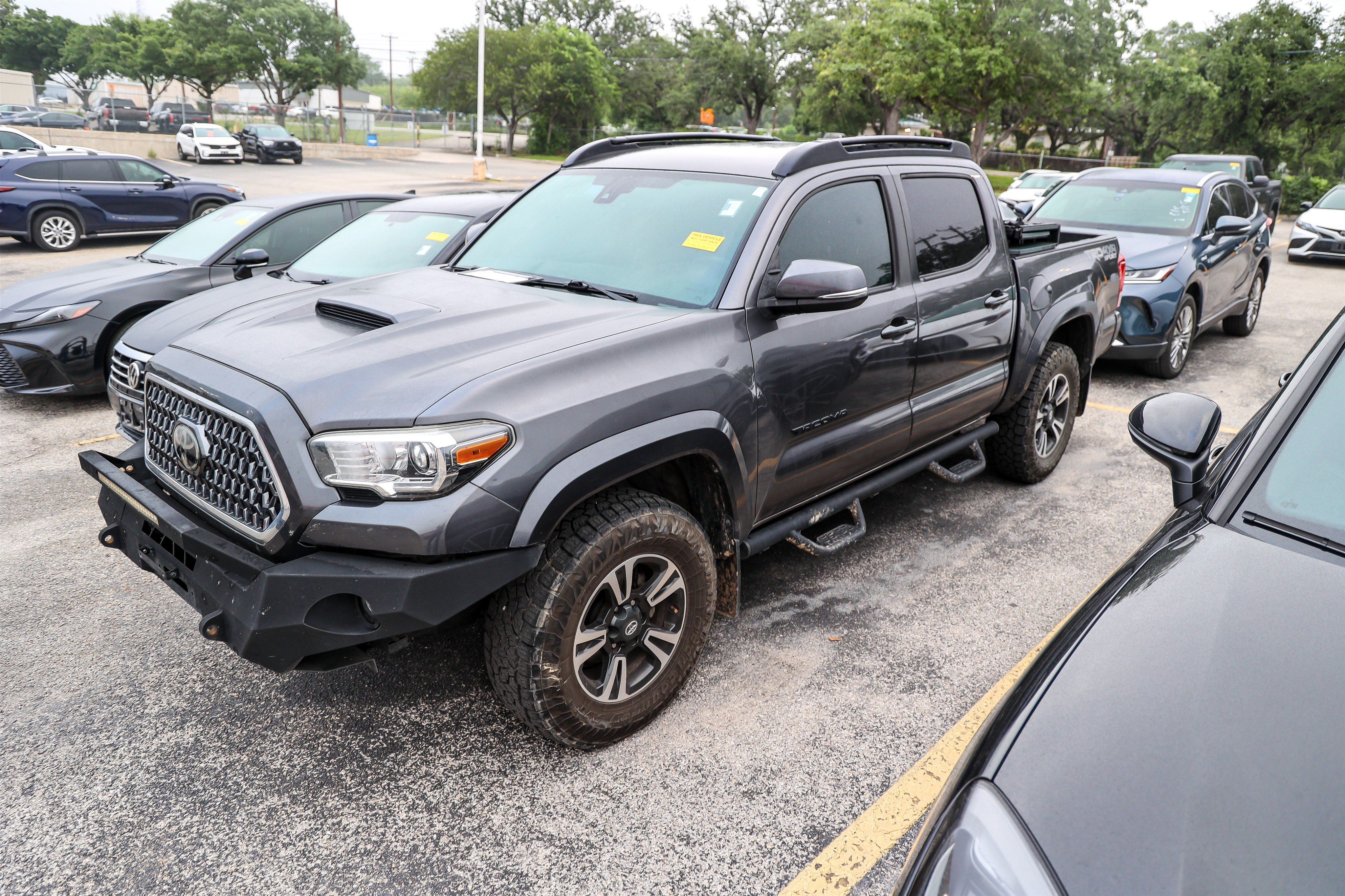 Used 2019 Toyota Tacoma TRD Sport AWD/4WD image 3