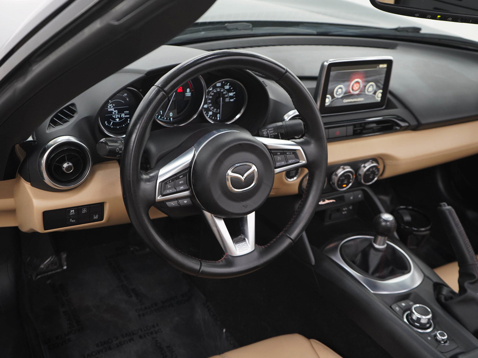 Used 2016 MAZDA MX-5 Miata Grand Touring RWD image 16