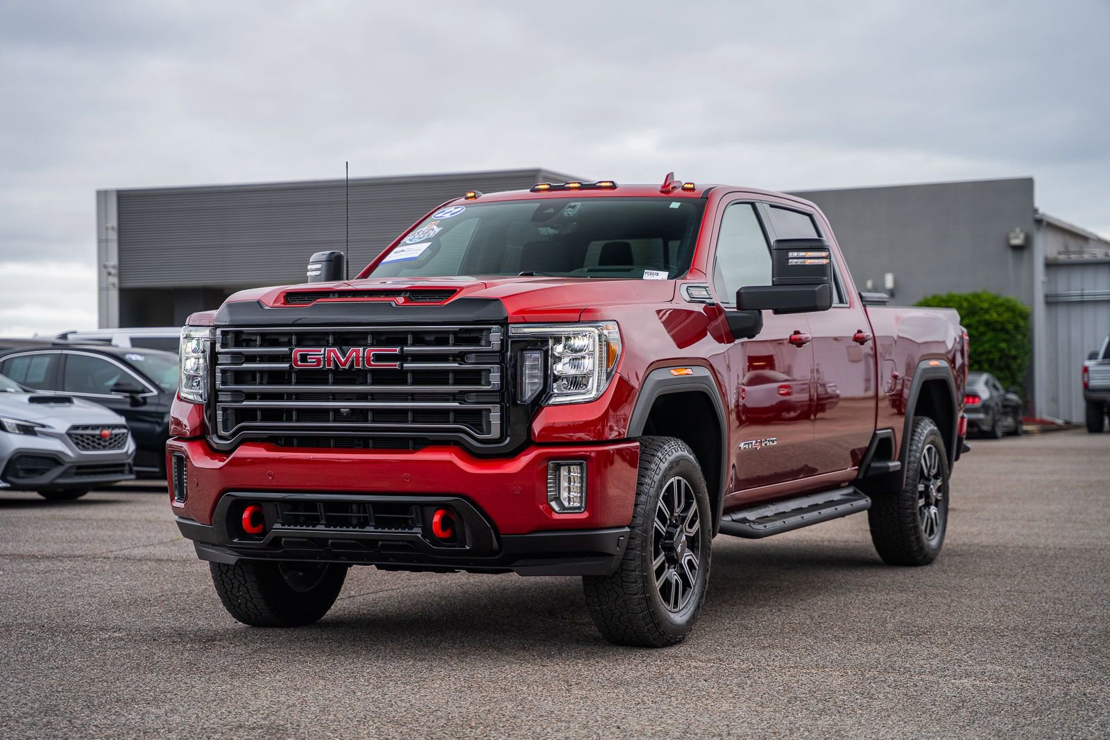 Used 2022 GMC Sierra 2500 AT4 w/ AT4 Premium Plus Package AWD/4WD image 9