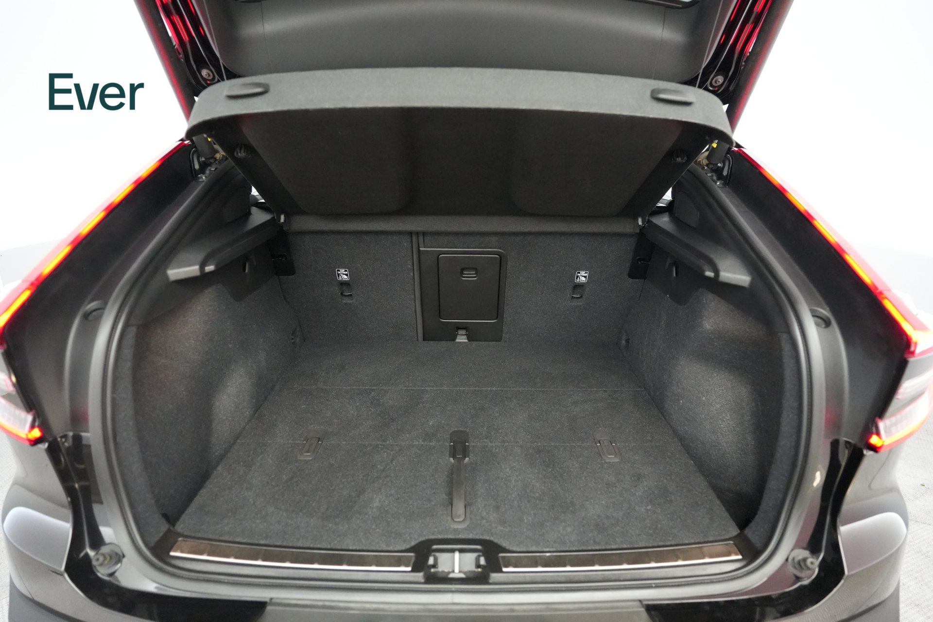 Used 2023 Volvo C40 P8 Recharge Ultimate AWD/4WD image 8