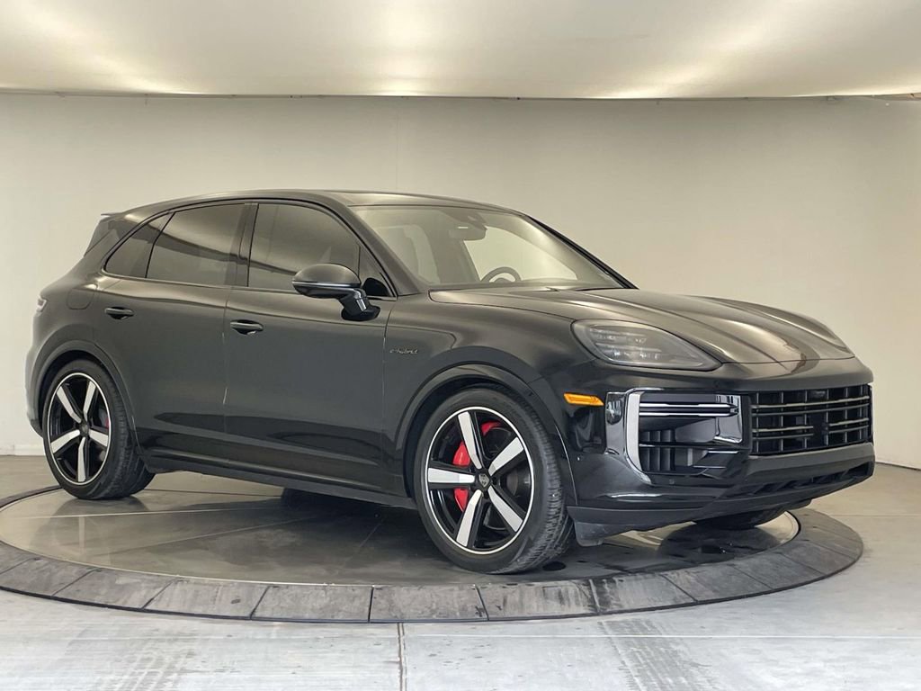Used 2025 Porsche Cayenne Turbo AWD/4WD image 9