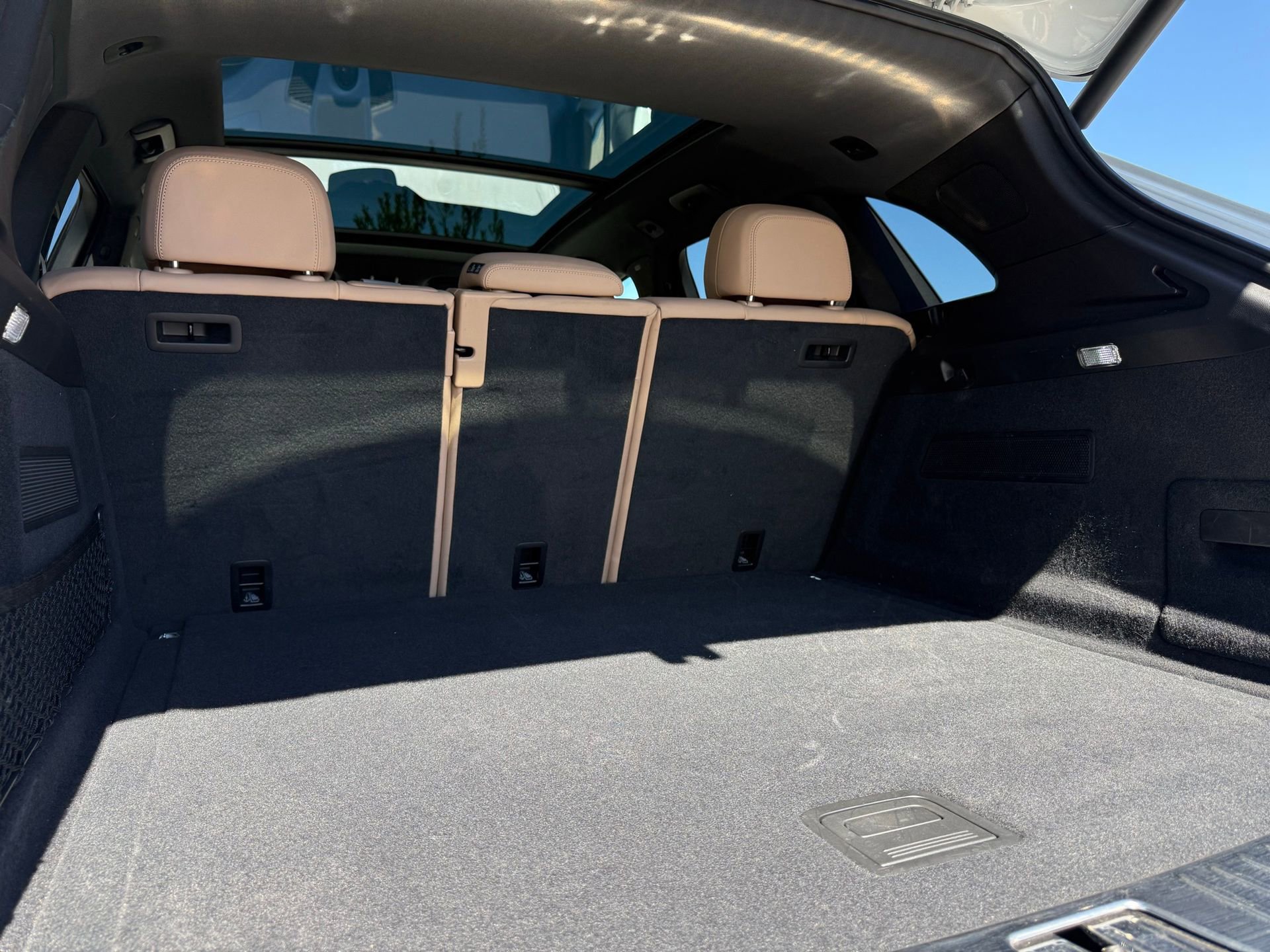 Used 2022 Porsche Cayenne Platinum Edition image 33