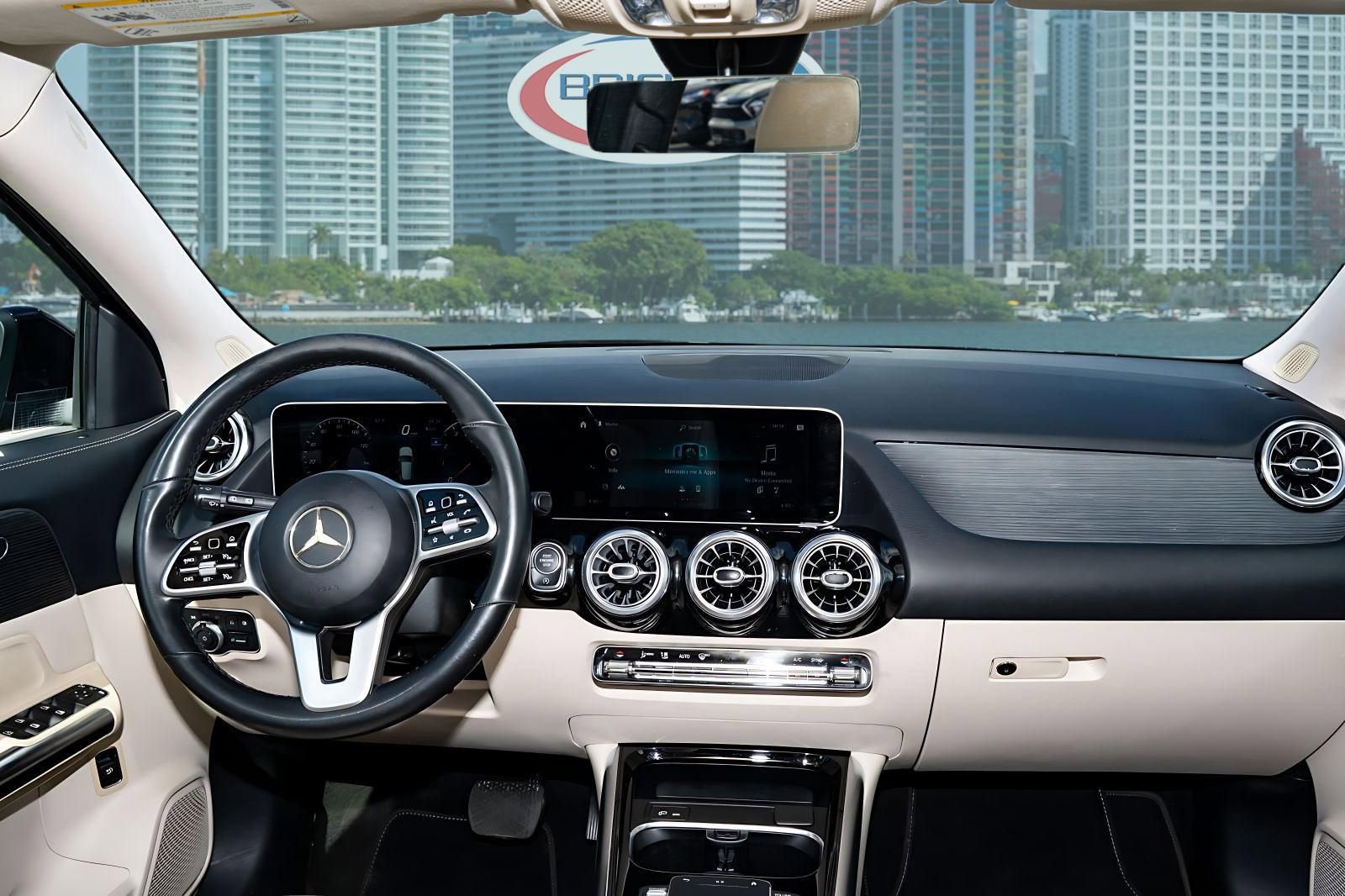 Used 2021 Mercedes-Benz GLA 250 w/ Premium Package image 8