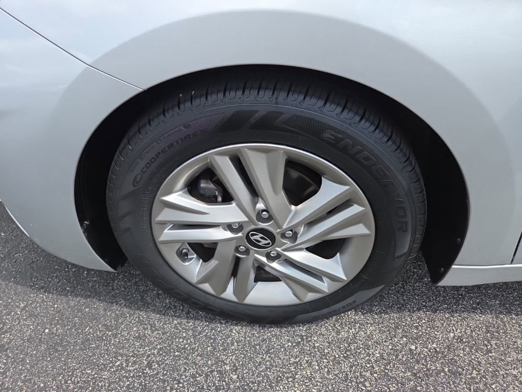 Used 2019 Hyundai Elantra Value Edition FWD image 10