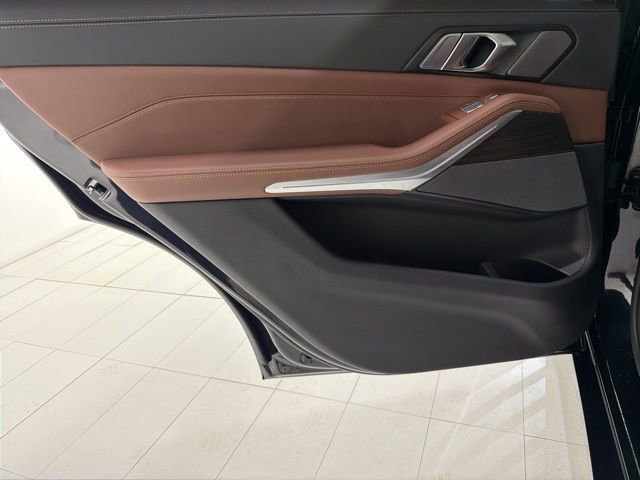 Used 2026 BMW X7 xDrive40i w/ Premium Package image 15