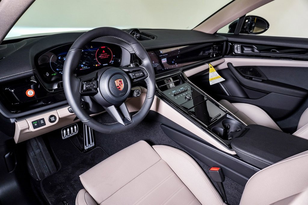 New 2026 Porsche Panamera 4 image 4